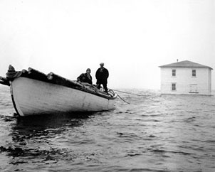 Towing resettlement house
