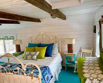 Salt Box bedroom